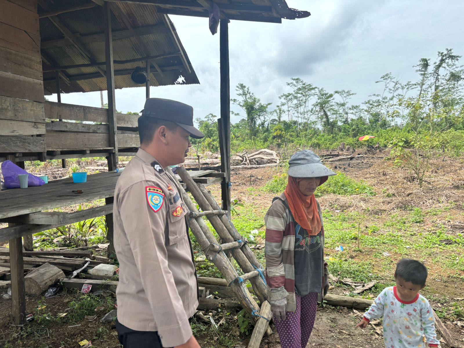 Perkuat Kamtibmas, Polsek Katingan Tengah Sambangi Warga
