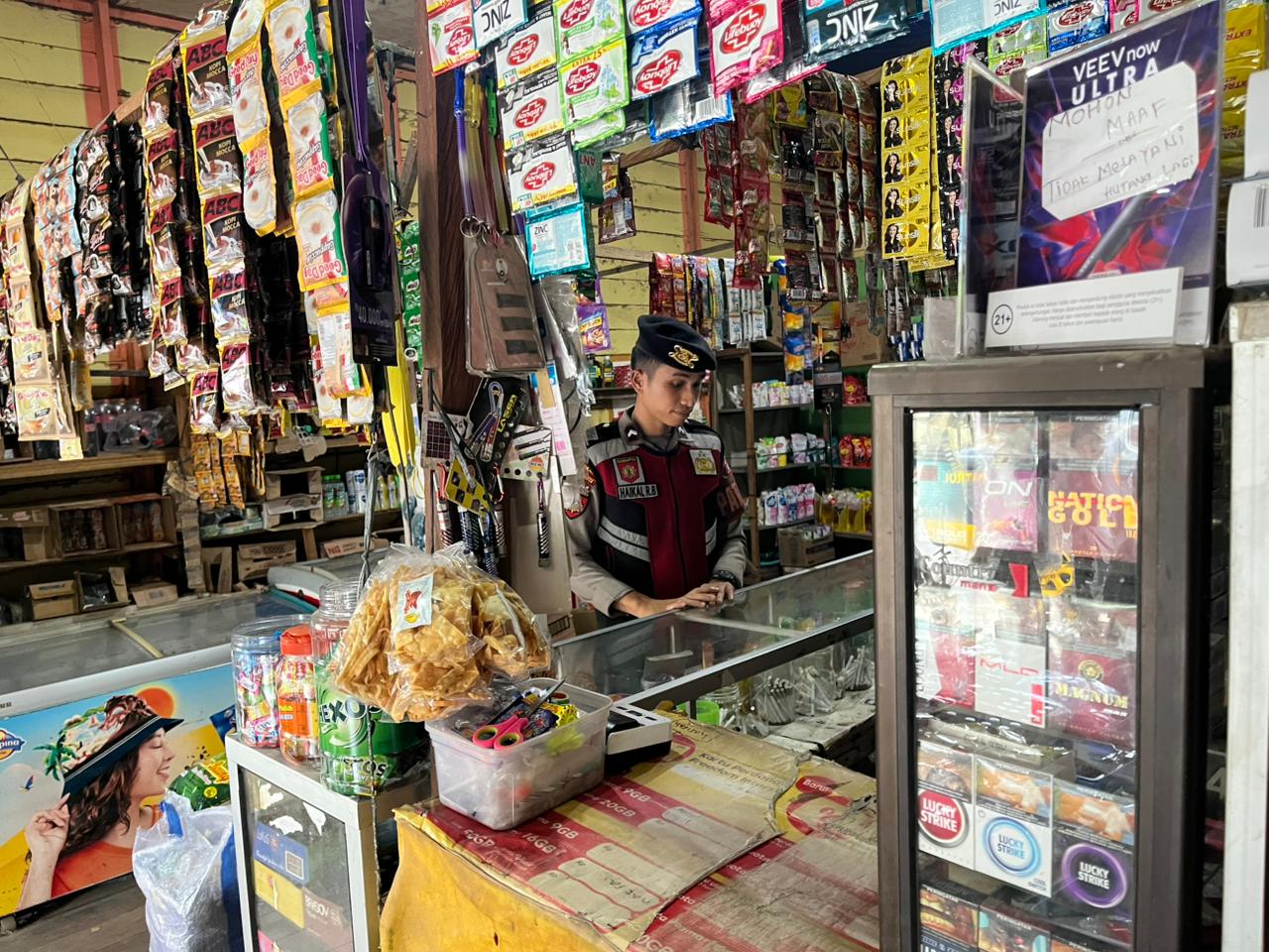 Sat Samapta Laksanakan Sambang Ke Pertokoan