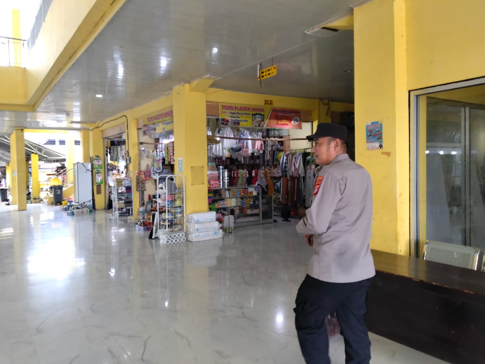 Piket Polsek laksanakan Patroli di Pasar di Wilkum Polsek Bulik