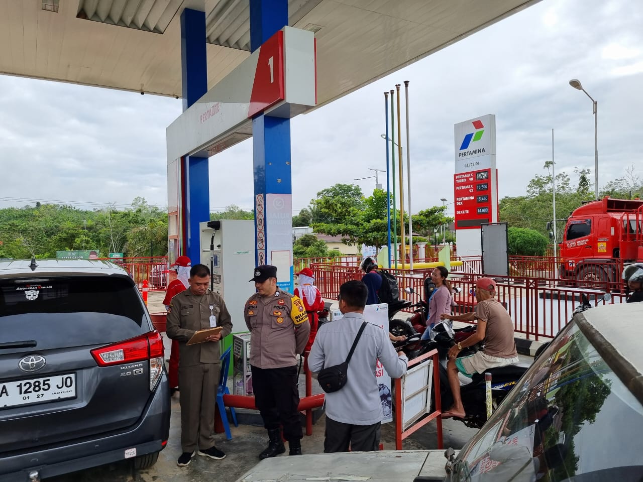 Berikan Rasa Aman dan Nyaman di SPBU, Polsek Teweh Patroli ke SPBU di Wilayah Kecamatan Teweh Tengah