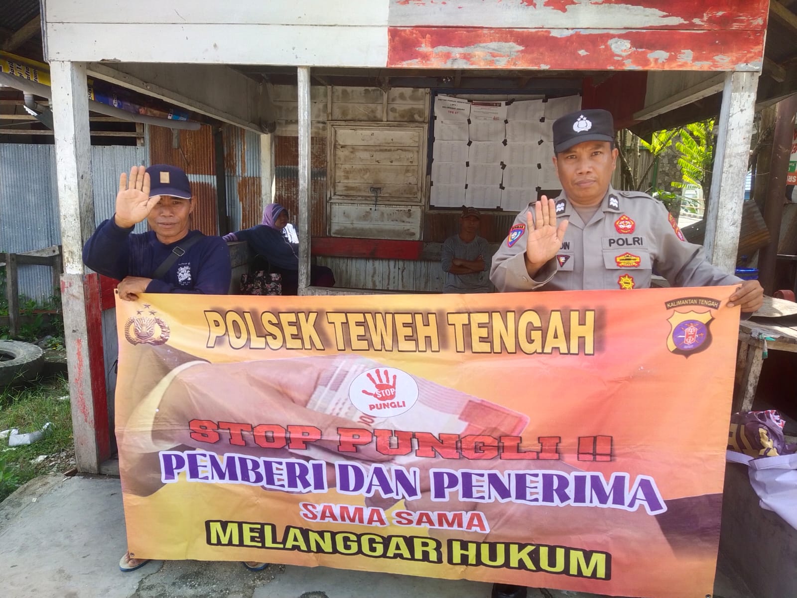 Putus Tindak Pelanggaran Pungli, Personel Polsek Teweh Tengah Himbau Stop Pungli ke Warga