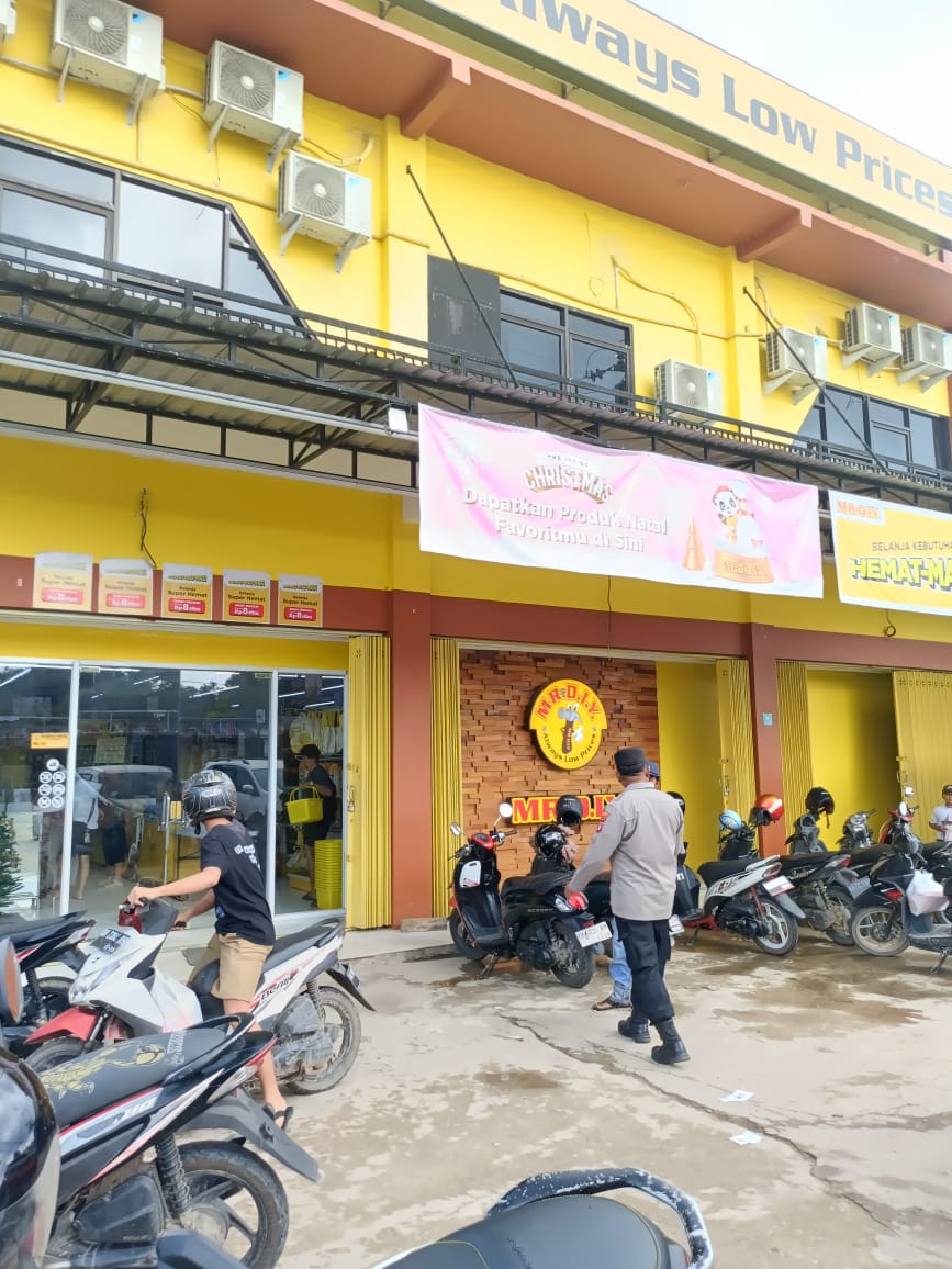 Personil Piket Polsek Bulik Laksanakan Patroli Pertokoan