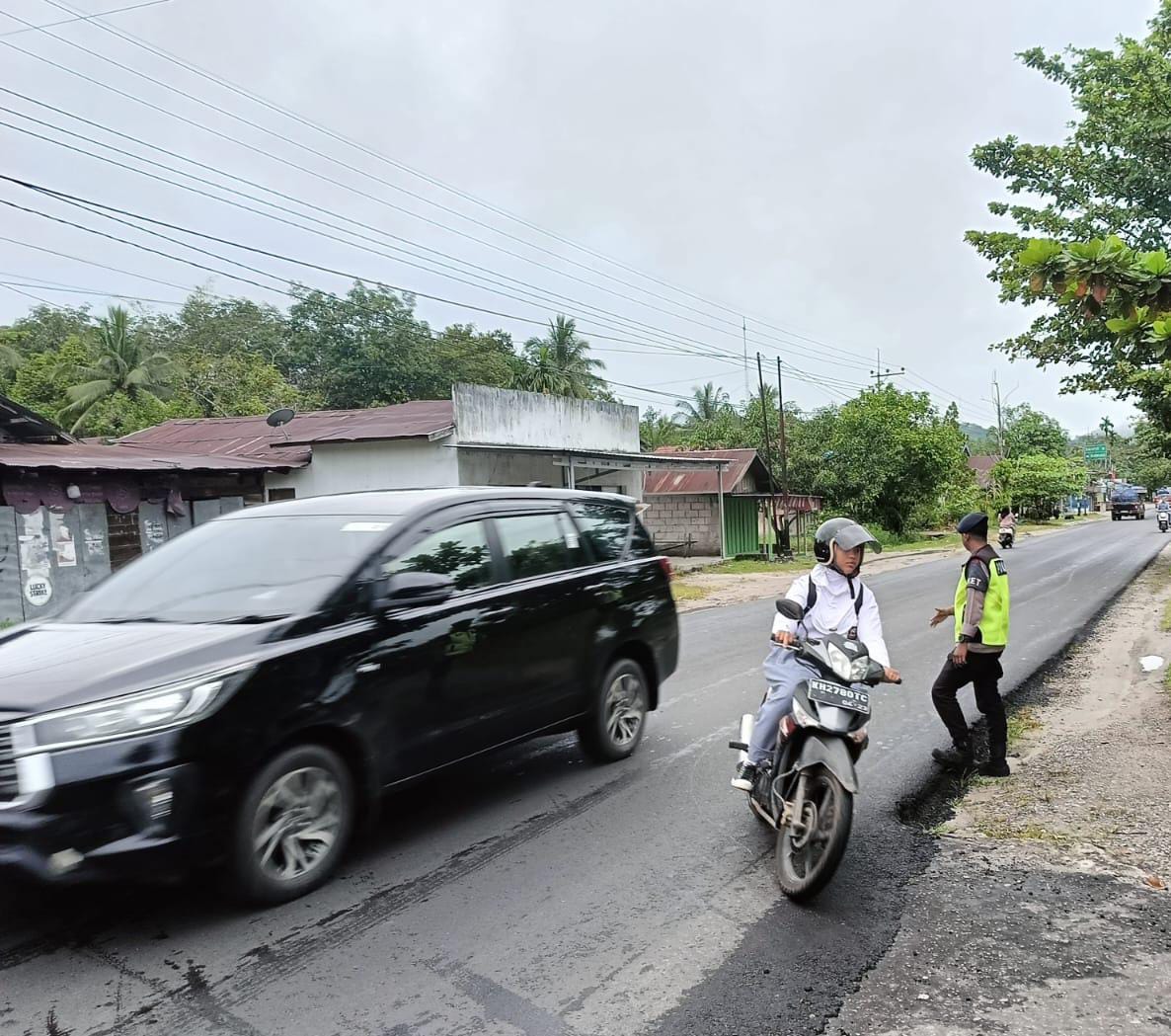 Brimob Kalteng Hadir di Sekolah, Tingkatkan Keamanan dan Keselamatan Pelajar