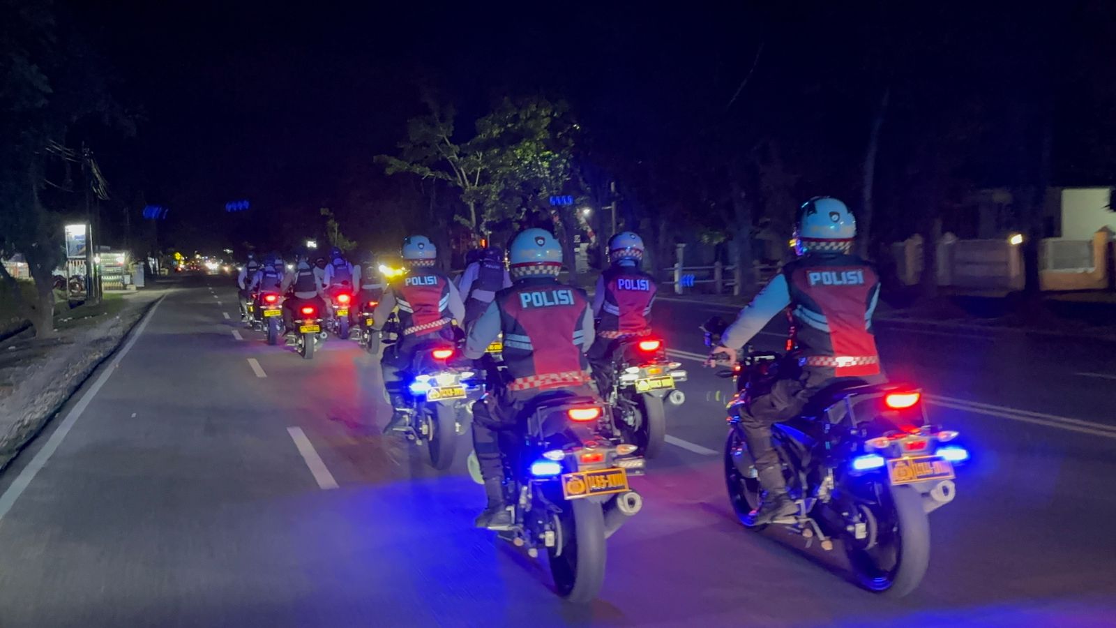 Jaga Malam Tetap Kondusif, Personel Ditsamapta Polda Kalteng Laksanakan Patroli Perintis Presisi di Wilkum Kota Palangkaraya