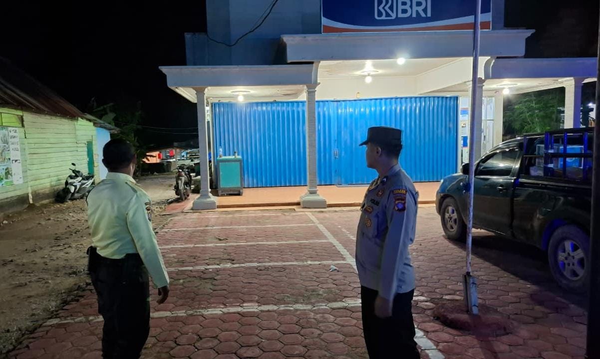 Piket Polsek Patroli dan Silaturahmi dengan Satpam Bank BRI