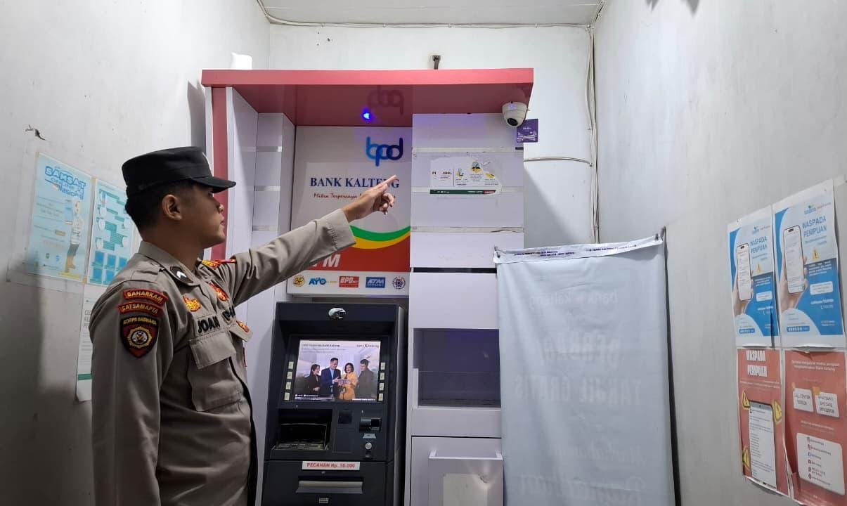Piket Polsek Patroli dimalam hari ke Perbankan Atm