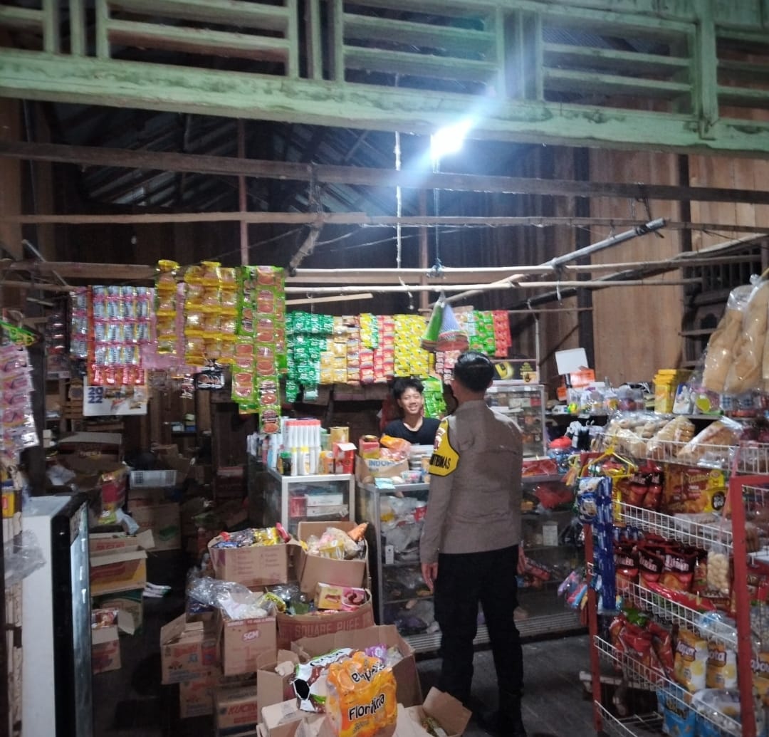 Piket Polsek Delang Silaturahmi Ke Masyarakat