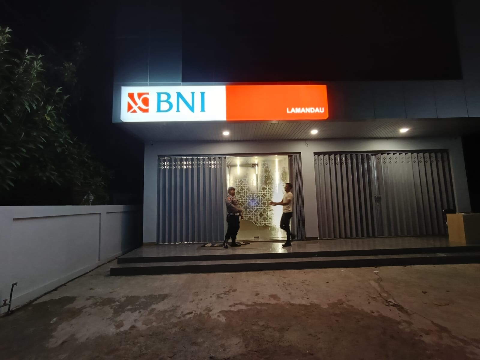 Polsek Bulik Patroli Sambangi Satpam Bank