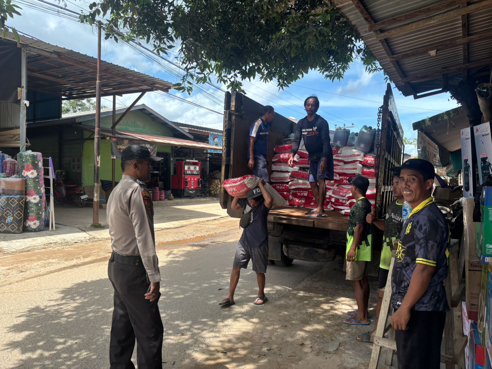 Perkuat Kamtibmas, Polsek Katingan Tengah Sambangi Warga