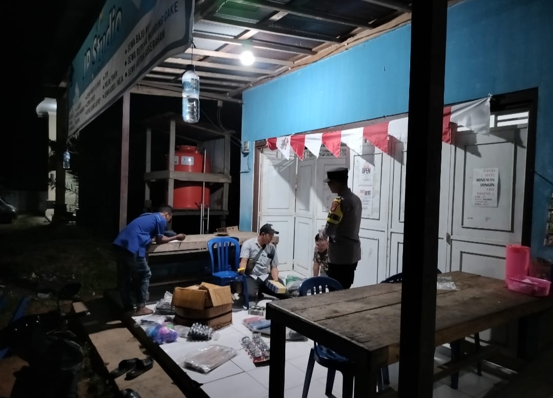 Piket Polsek Delang melaksanakan Silaturahmi ke warga masyarakat