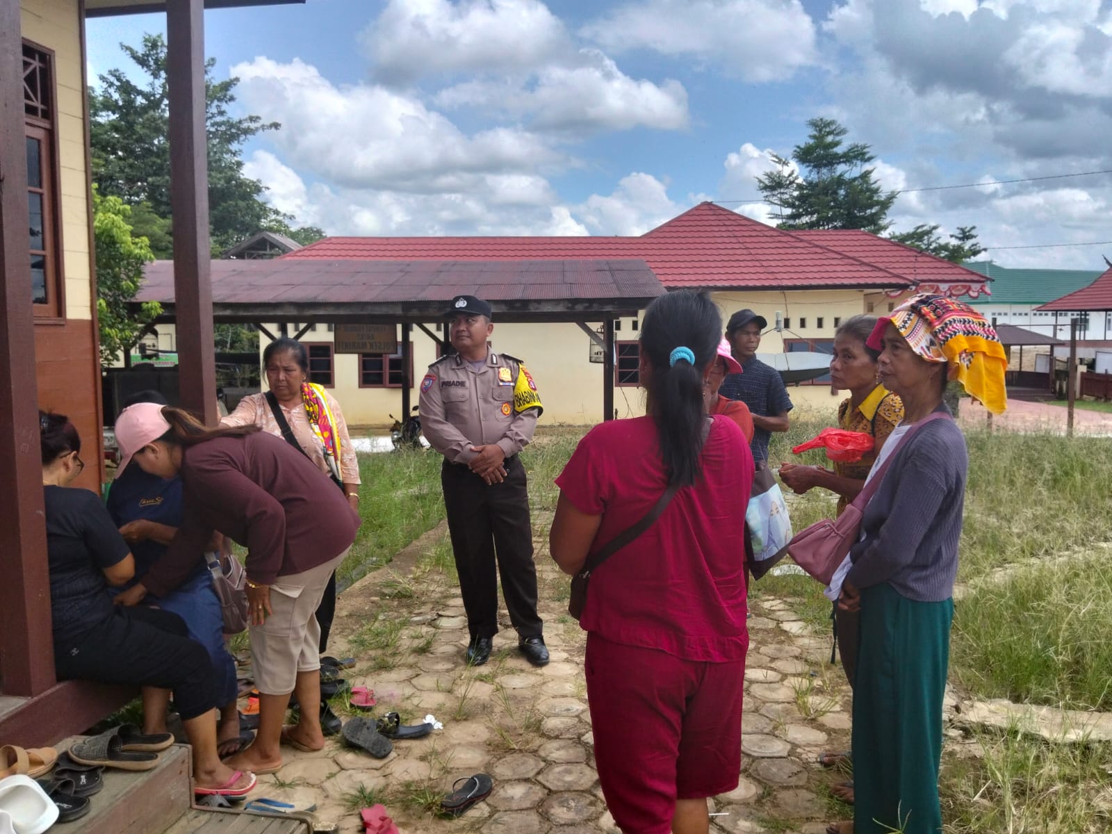 Polsek Marikit Gelar Patroli Siang Cegah Gangguan Kamtibmas