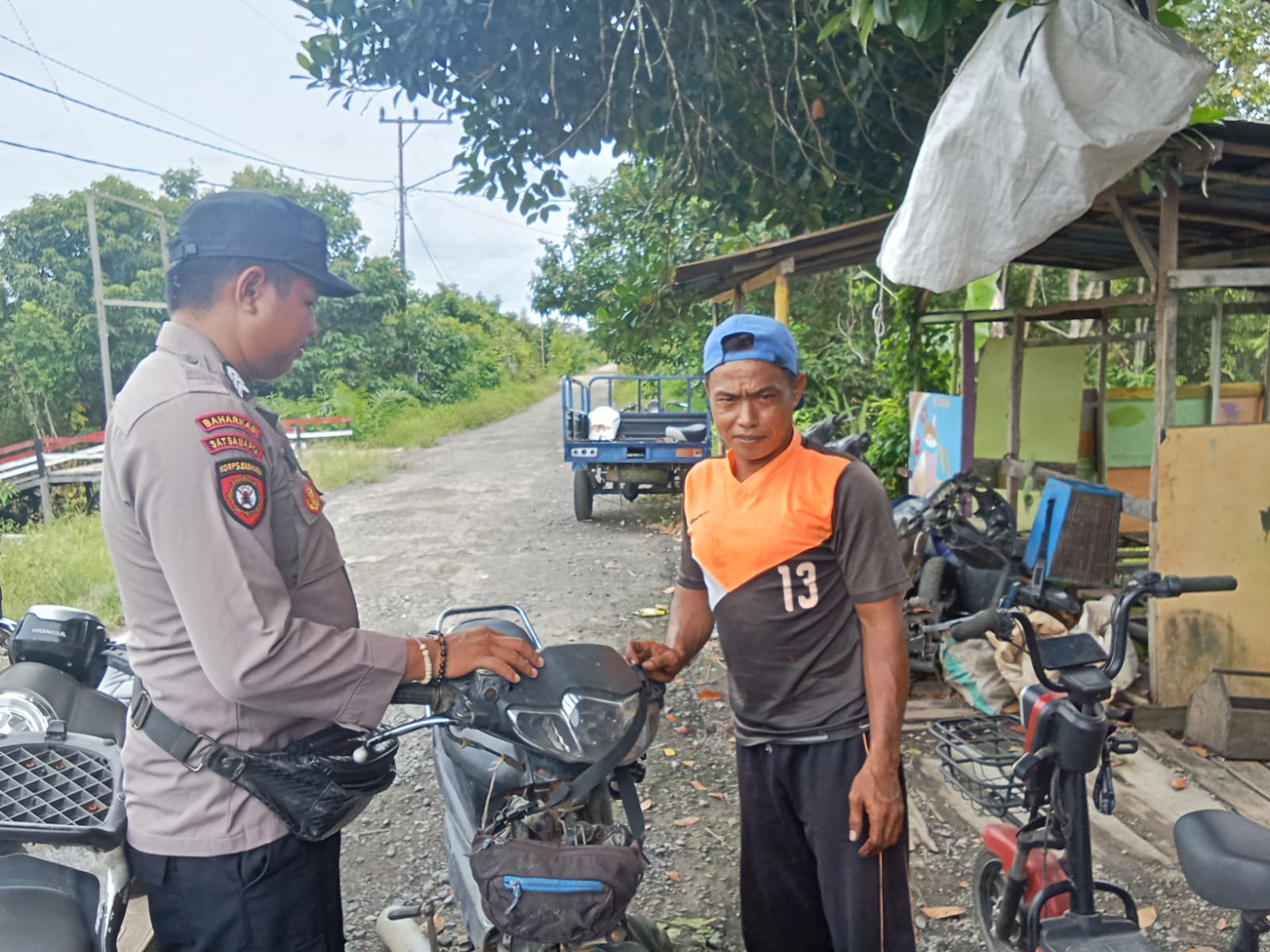 ‎Patroli Dialogis, Polsek Tewang Sangalang Garing dan Pulau Malan Sampaikan Imbauan Kepada Warga.