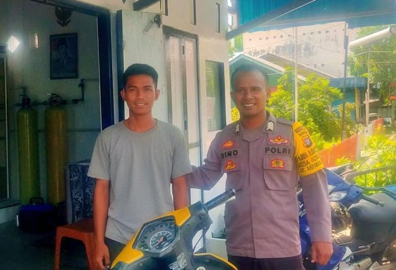 Bhabinkamtibmas Polsek Katingan Kuala Melaksanakan Sambang Kamtibmas Ke Warga Desa Binaannya