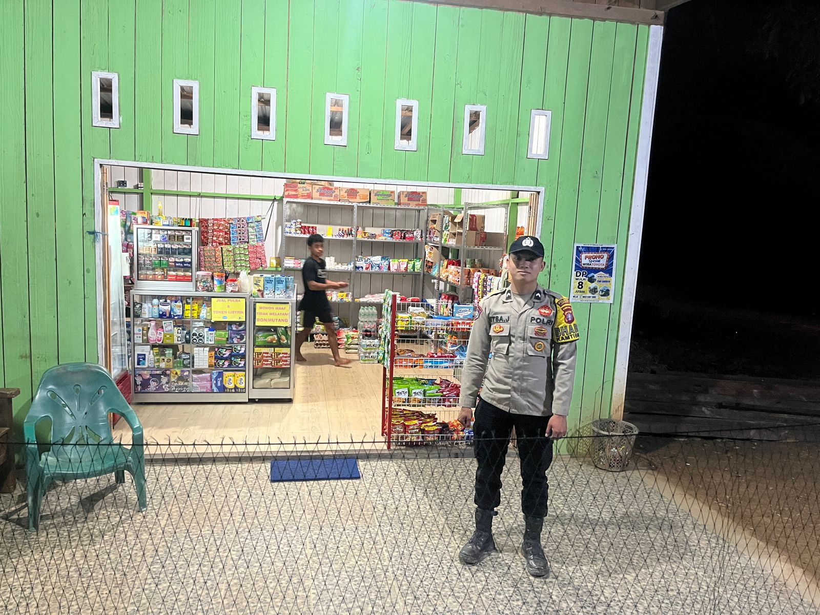 Hadir Di Tengah Masyarakat, Polsek Lamandau Patroli Dialogis Malam Cegah Gangguan Kamtibmas