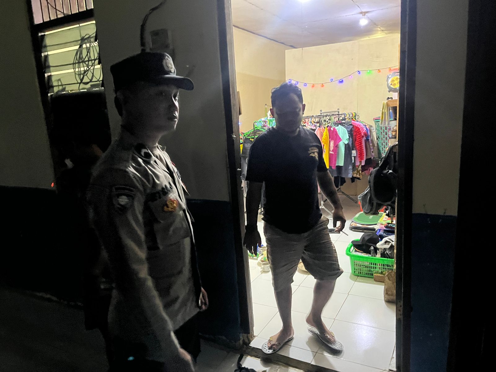 Personel Polsek lamandau melaksanakan sambang kerumah warga