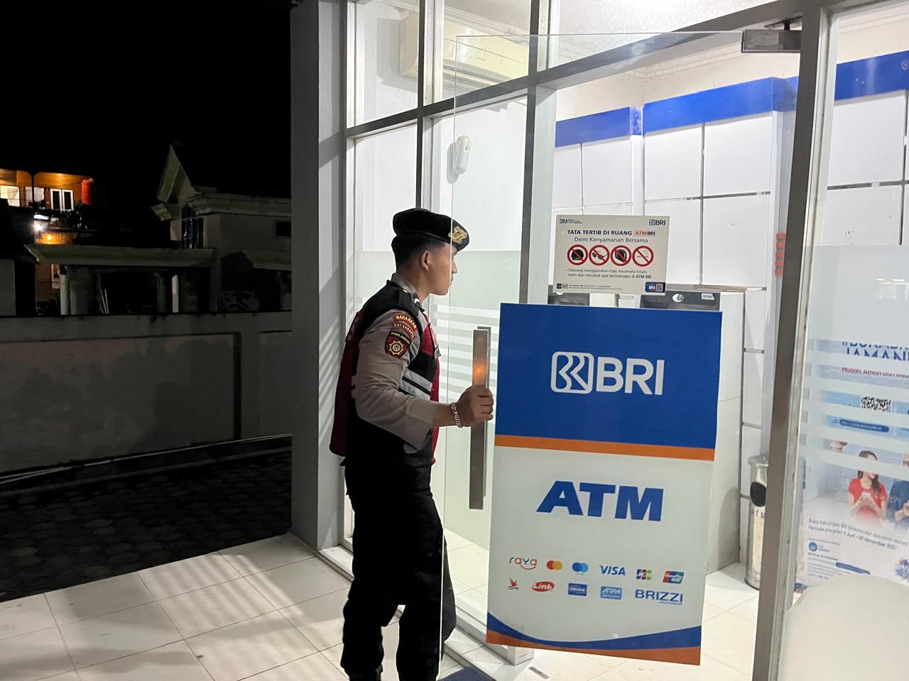 Piket Samapta melaksanakan Patroli di Objek-objek Vital Bank ATM
