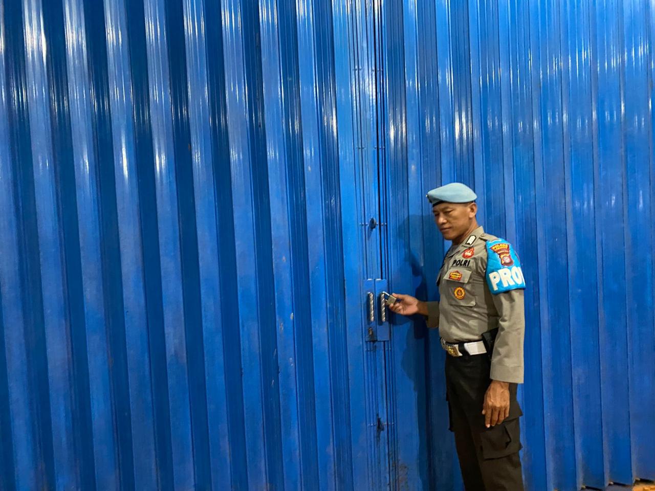 Piket Polsek Patroli kepertokoan diwilkum Polsek Sematu Jaya