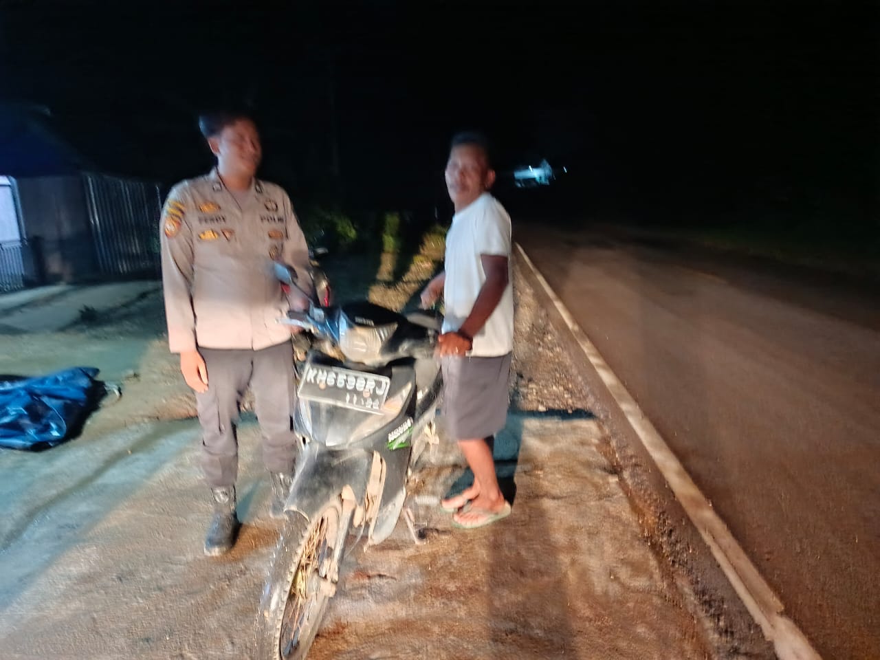 Piket Polsek lamandau melaksanakan Silaturahmi ke masyarakat