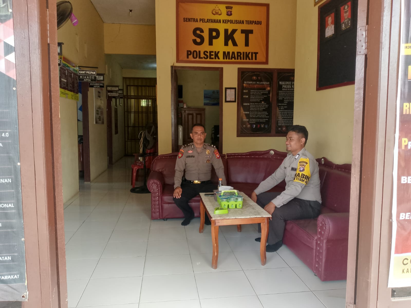 Personil Polsek Marikit Stand By di Mako Penjagaan.