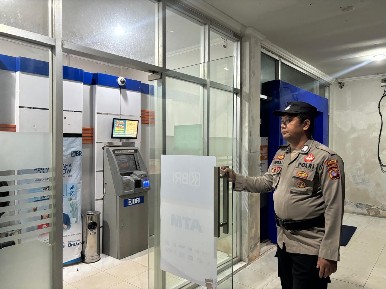 Piket Malam Polsek Bulik Patroli ke Perbankan (ATM) diwilkum Polsek Bulik