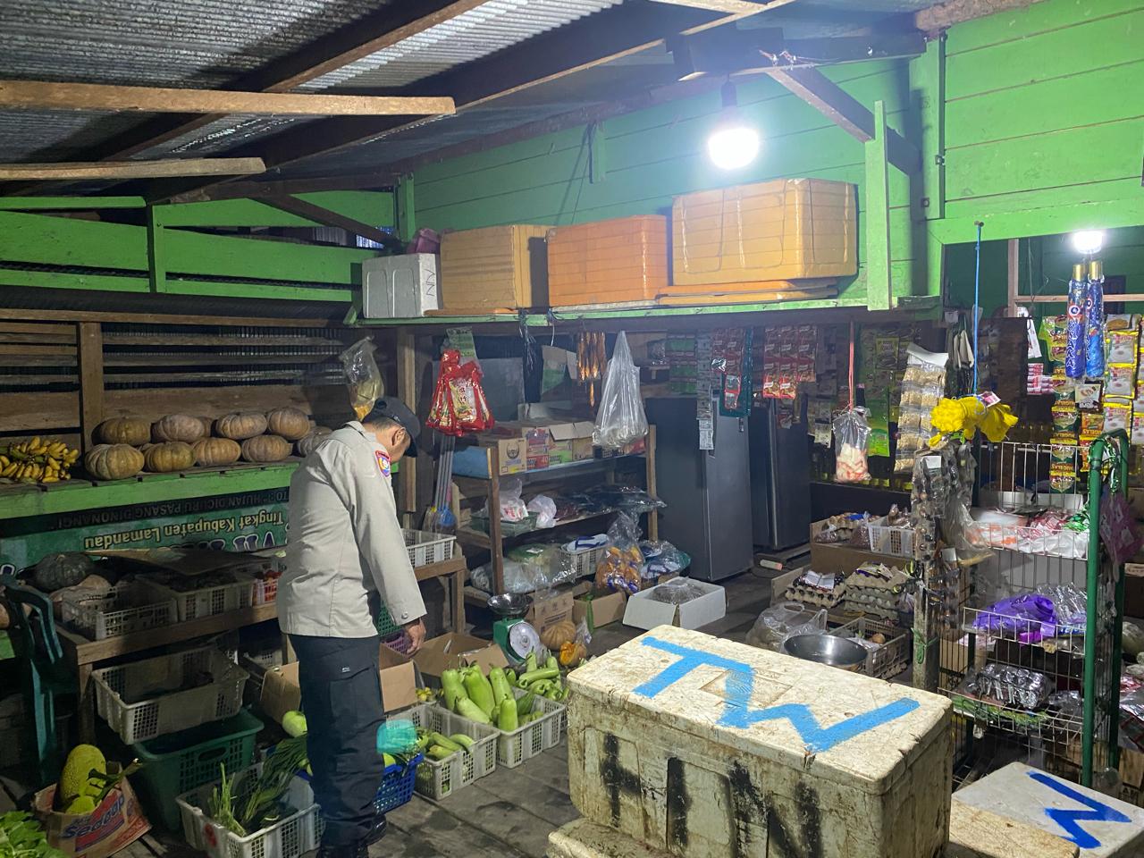 Piket Polsek Patroli kepertokoan diwilkum Polsek Delang