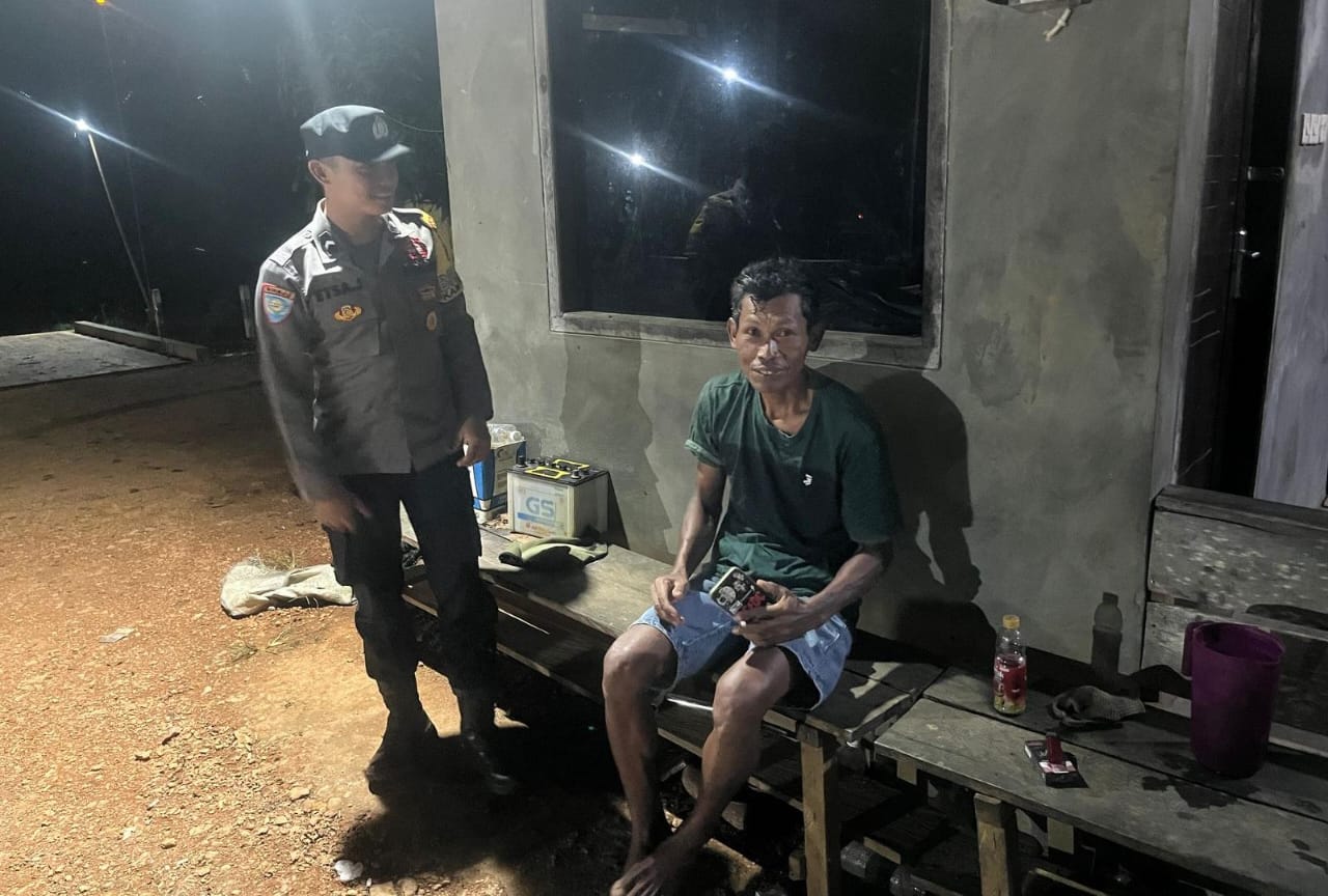 Personel Polsek lamandau melaksanakan sambang kerumah warga