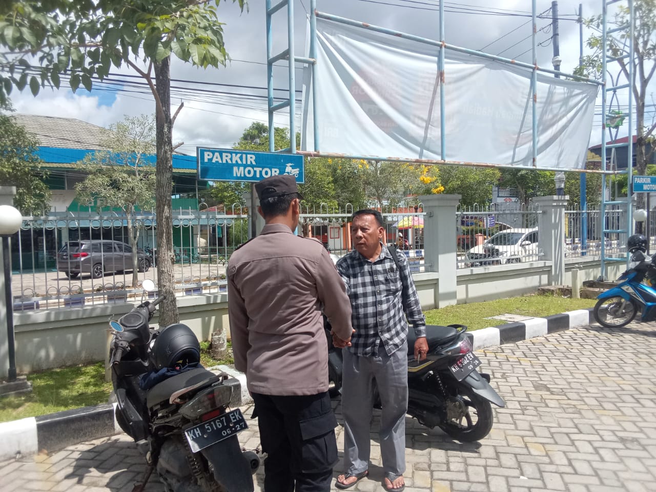 Sampaikan Pola Hidup Sehat Kepada Warga, Polsek Teweh Tengah Sosialisasikan Germas ke Masyarakat