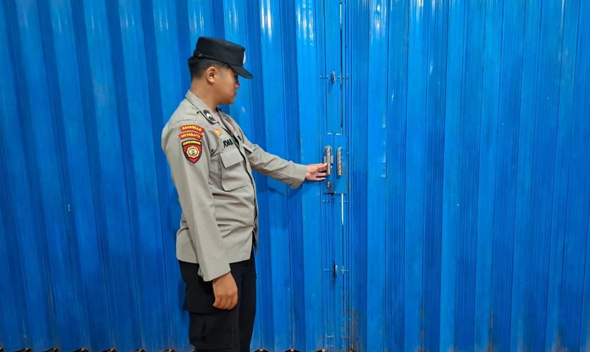 Piket Polsek Patroli kepertokoan diwilkum Polsek Sematu Jaya