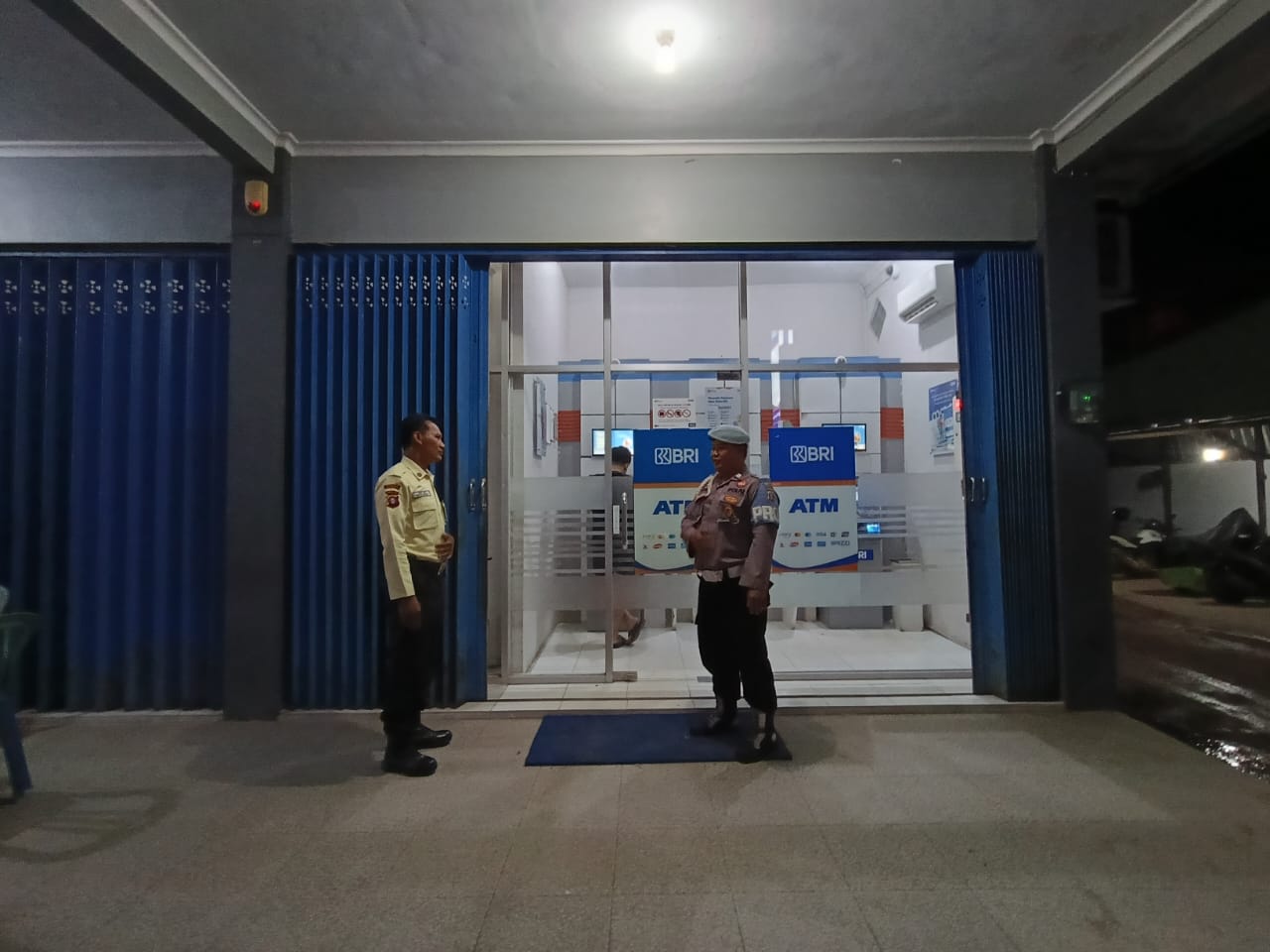 Polsek Bulik Patroli Sambangi Satpam Bank