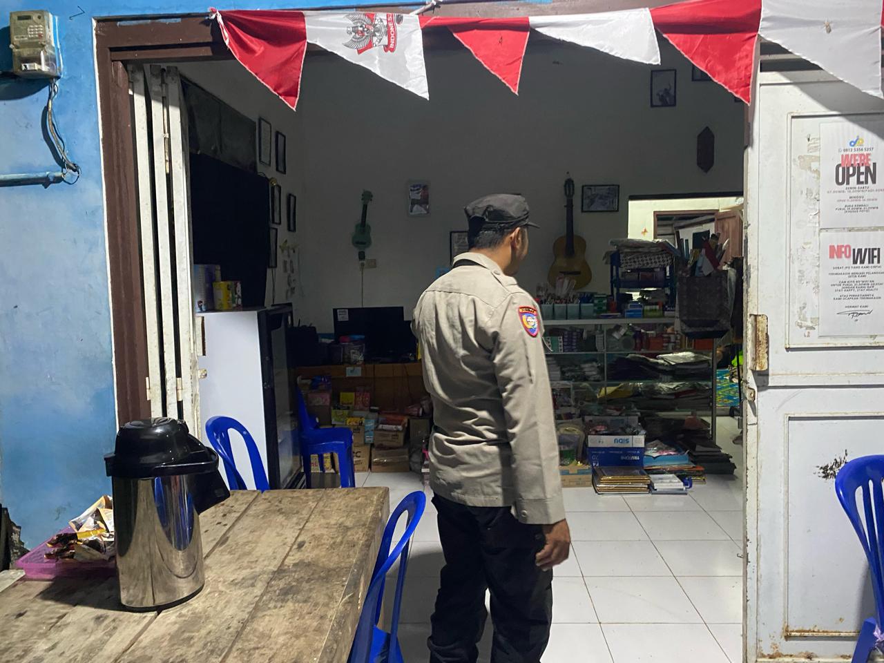 Piket Polsek Delang Silaturahmi Ke Masyarakat