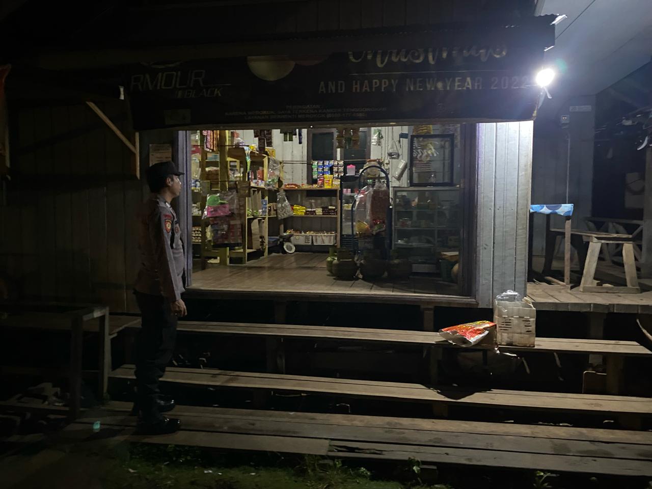 Piket Polsek Patroli kepertokoan diwilkum Polsek Delang