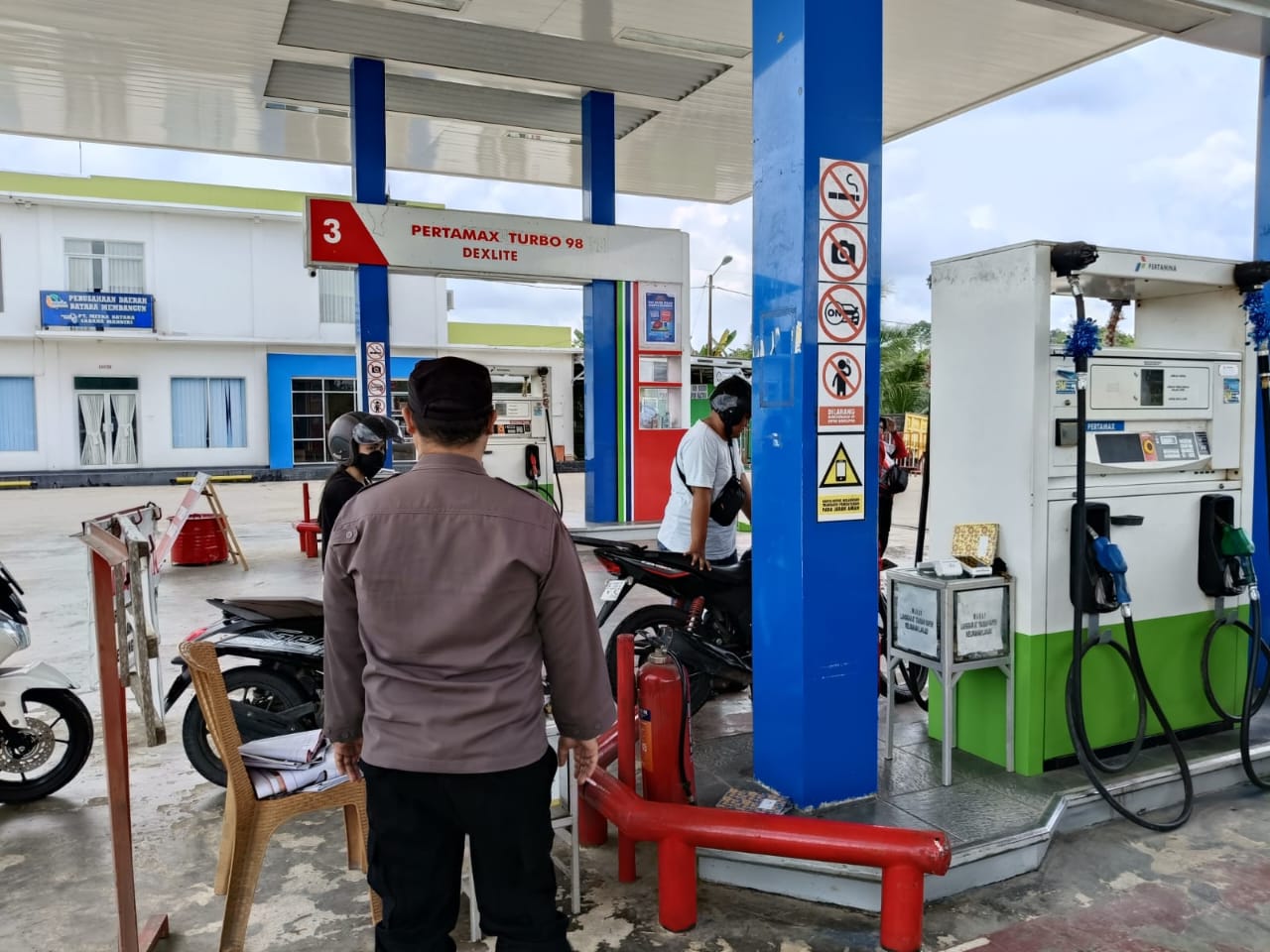 Cegah Ketidakstabilan Situasi di SPBU, Polsek Teweh Patroli ke SPBU Kecamatan Teweh Tengah