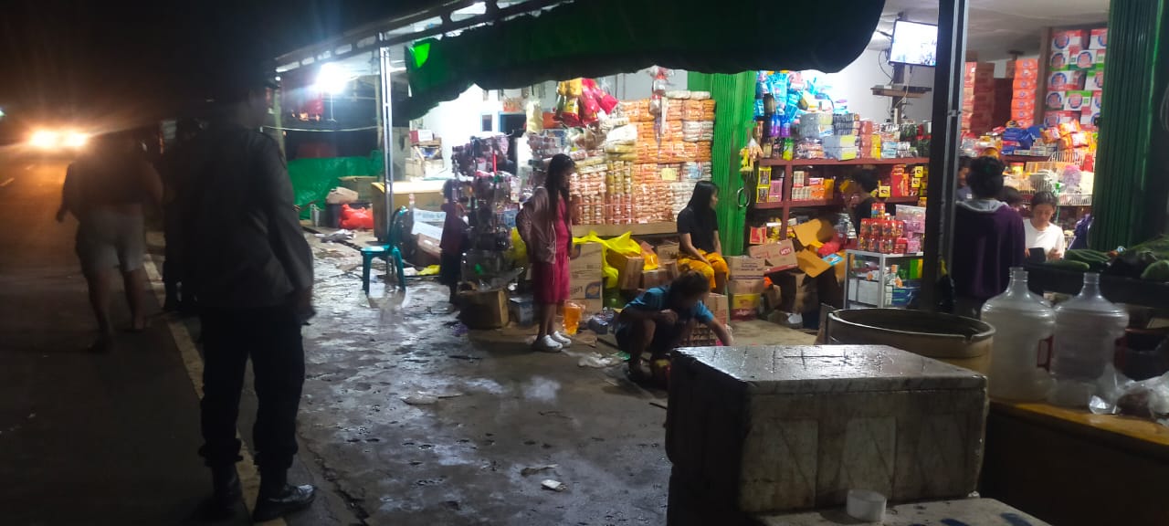 Piket Polsek Delang Silaturahmi Ke Masyarakat