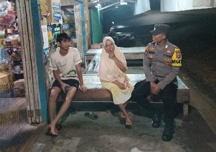 Piket Polsek Delang melaksanakan Silaturahmi ke warga masyarakat