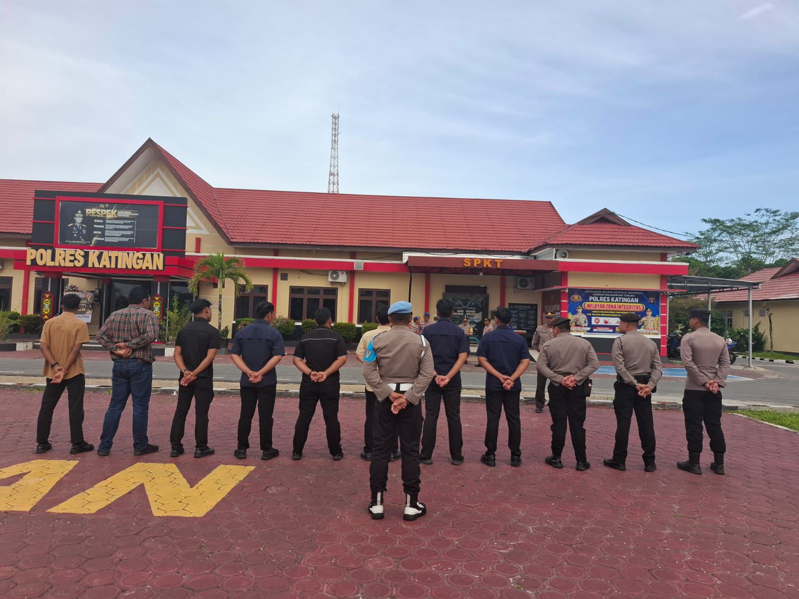 _Sat Samapta Polres Katingan Melaksanakan Serah Terima Piket Jaga Dan Apel Siaga On Call Dilanjutkan Pengecekan Tahanan_