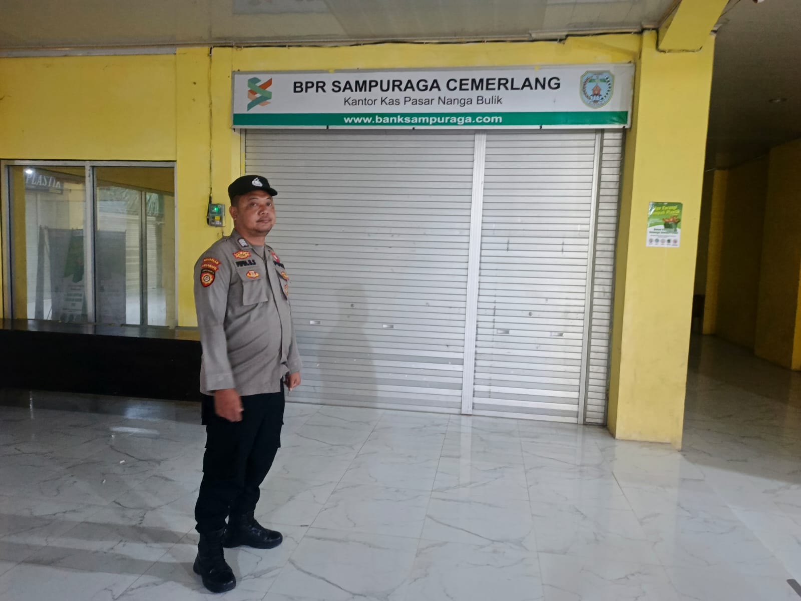 Personil Piket Polsek Bulik Laksanakan Patroli Pertokoan