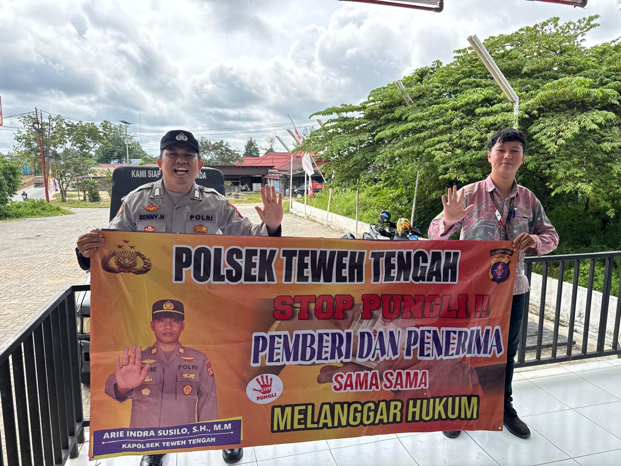 Putus Tindak Pelanggaran Pungli, Personel Polsek Teweh Tengah Himbau Stop Pungli ke Warga