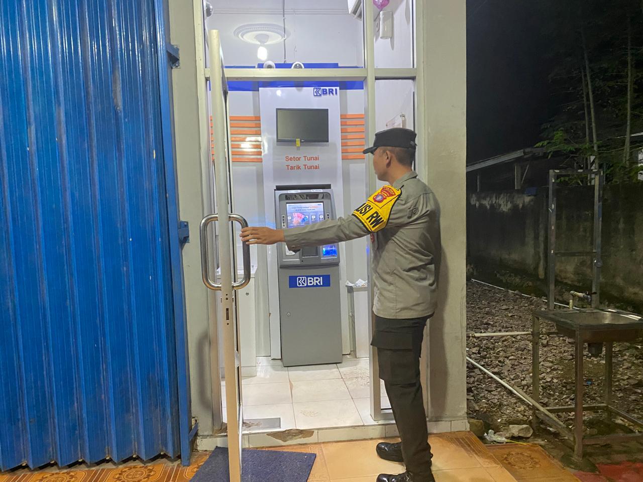 Piket Polsek Patroli ke Perbankan Atm