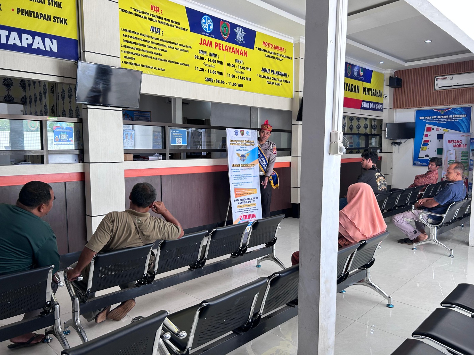 Dekatkan layanan Samsat ke masyarakat, Polres Katingan hadirkan Polantas Menyapa