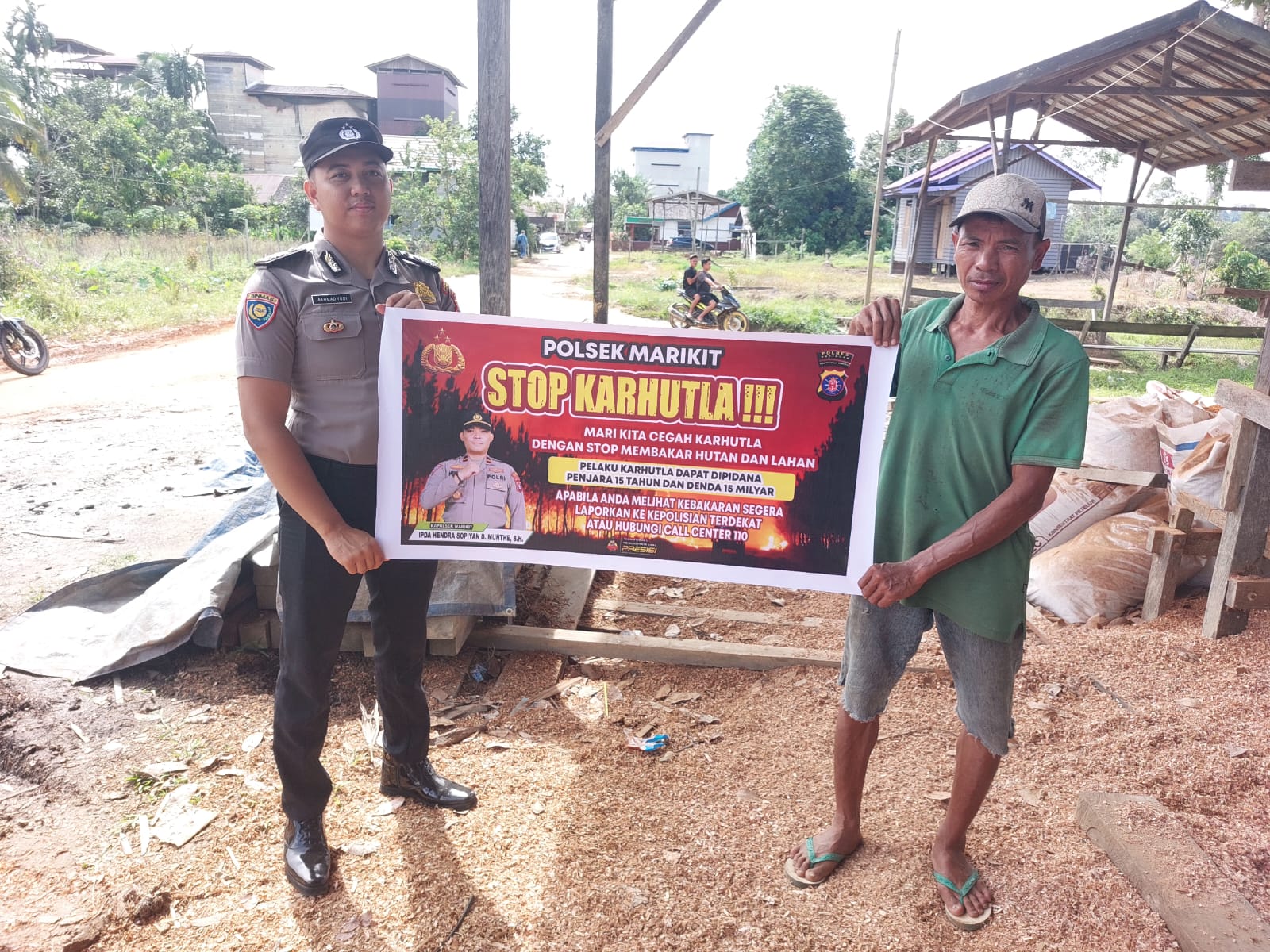 Polsek Marikit Sosialisasi Kebakaran Hutan dan Lahan (Karhutla) pada warga desa di Kecamatan Marikit.