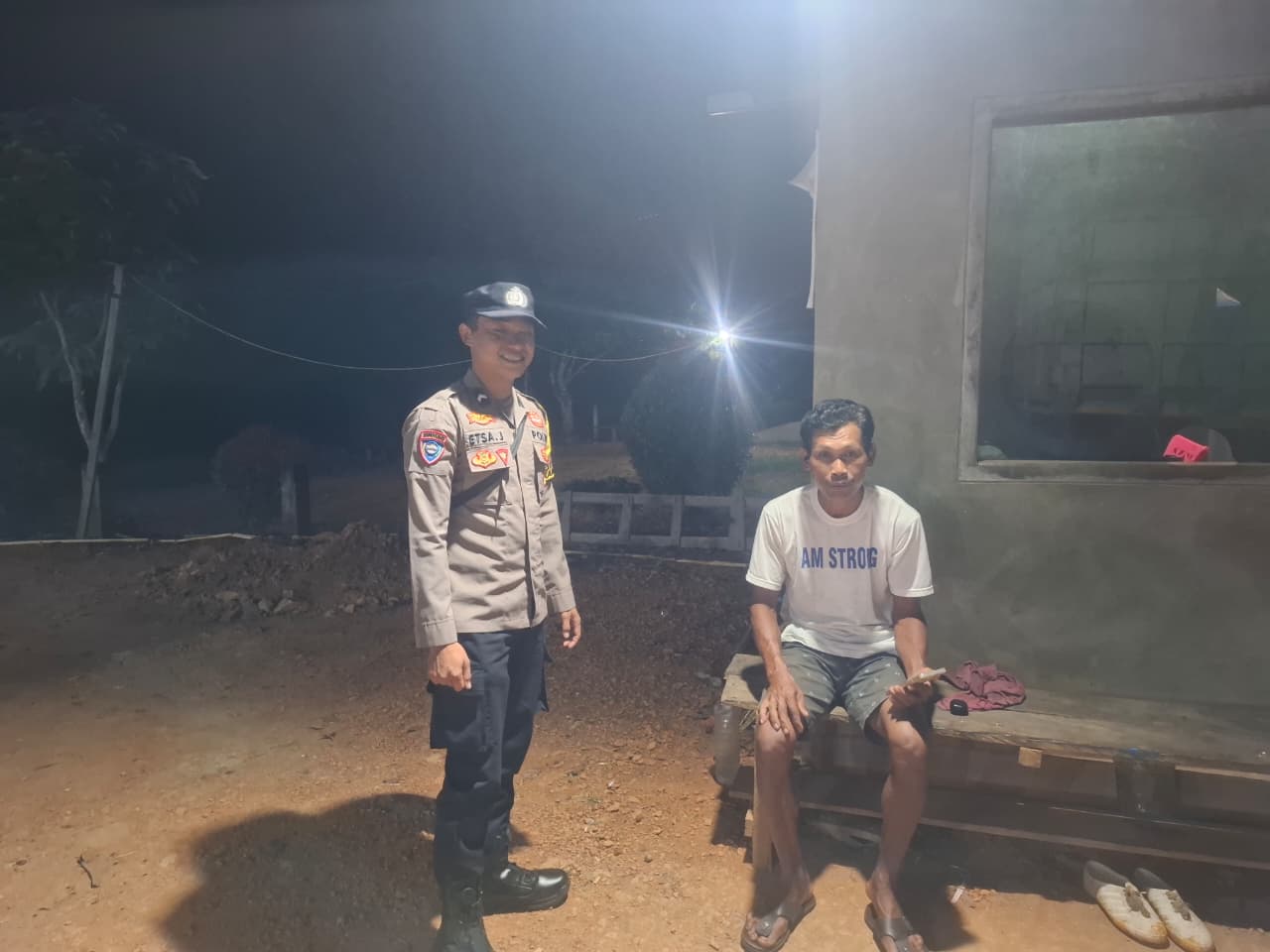 Personel Polsek lamandau melaksanakan sambang kerumah warga