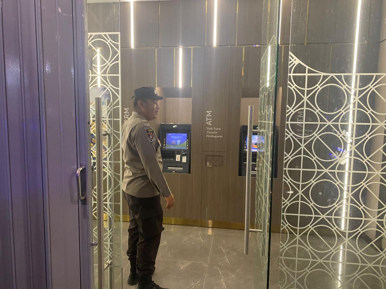 Piket Malam Polsek Bulik Patroli ke Perbankan (ATM) diwilkum Polsek Bulik