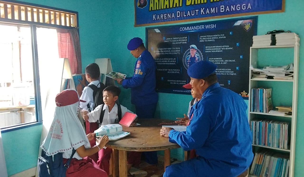 Siswa – siswi SDN Tanjung Perawan Kunjungi Pondok Baca Yang Berada Di Mako Perwakilan Das Kahayan Bahaur