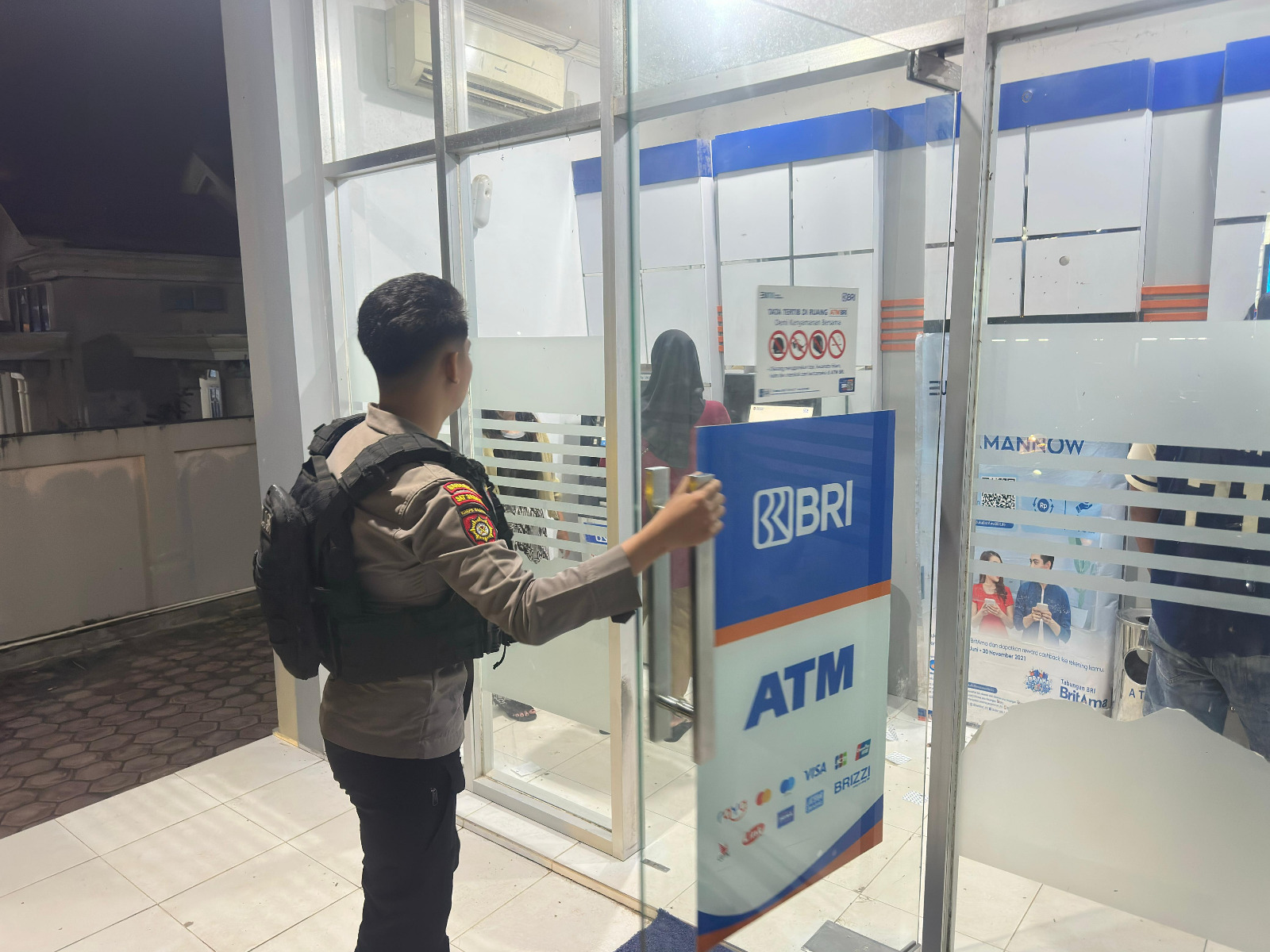 Piket Samapta melaksanakan Patroli di Objek-objek Vital Bank ATM