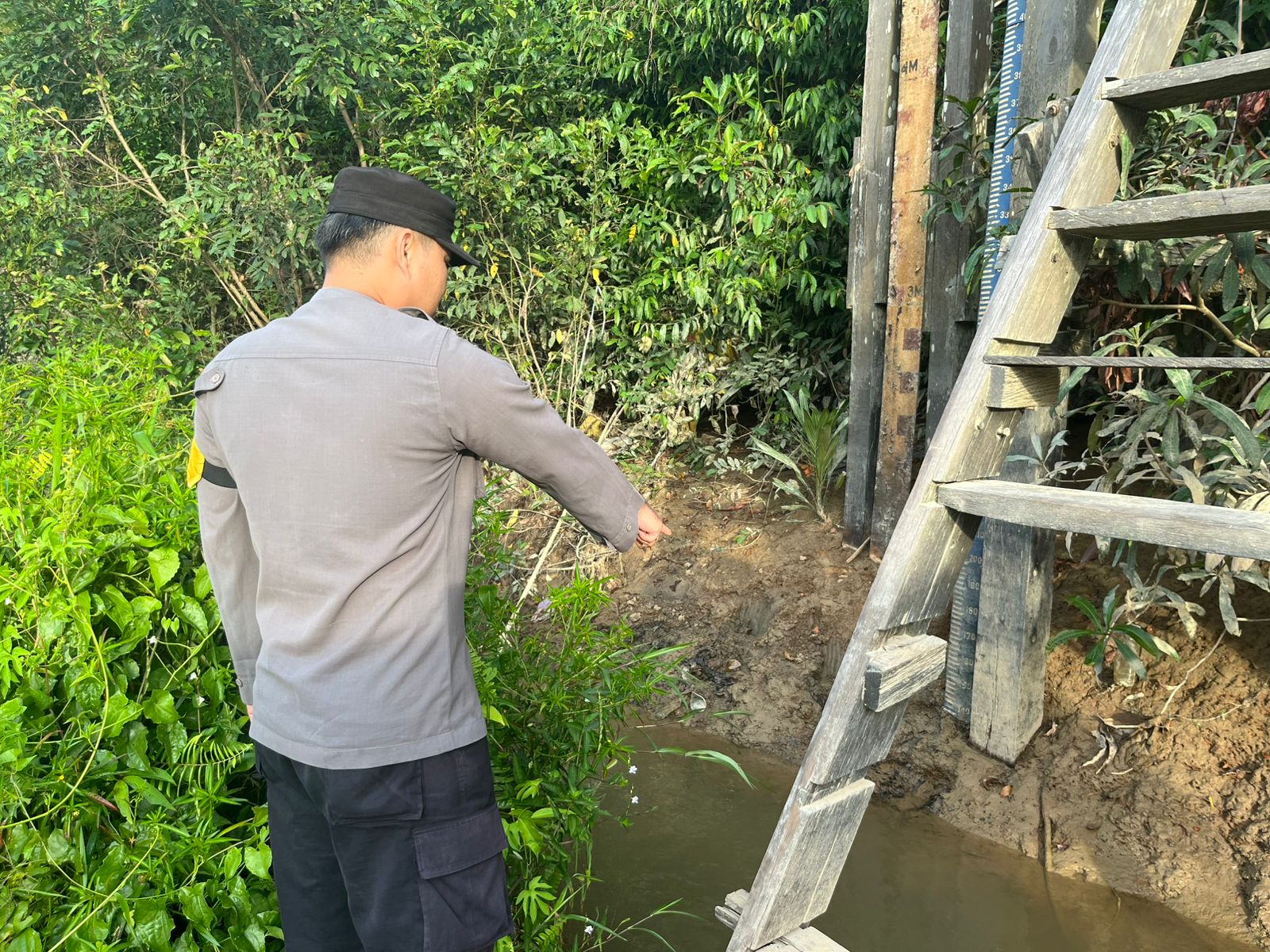 Piket Polsek Cek Debit Air Sungai Lamandau