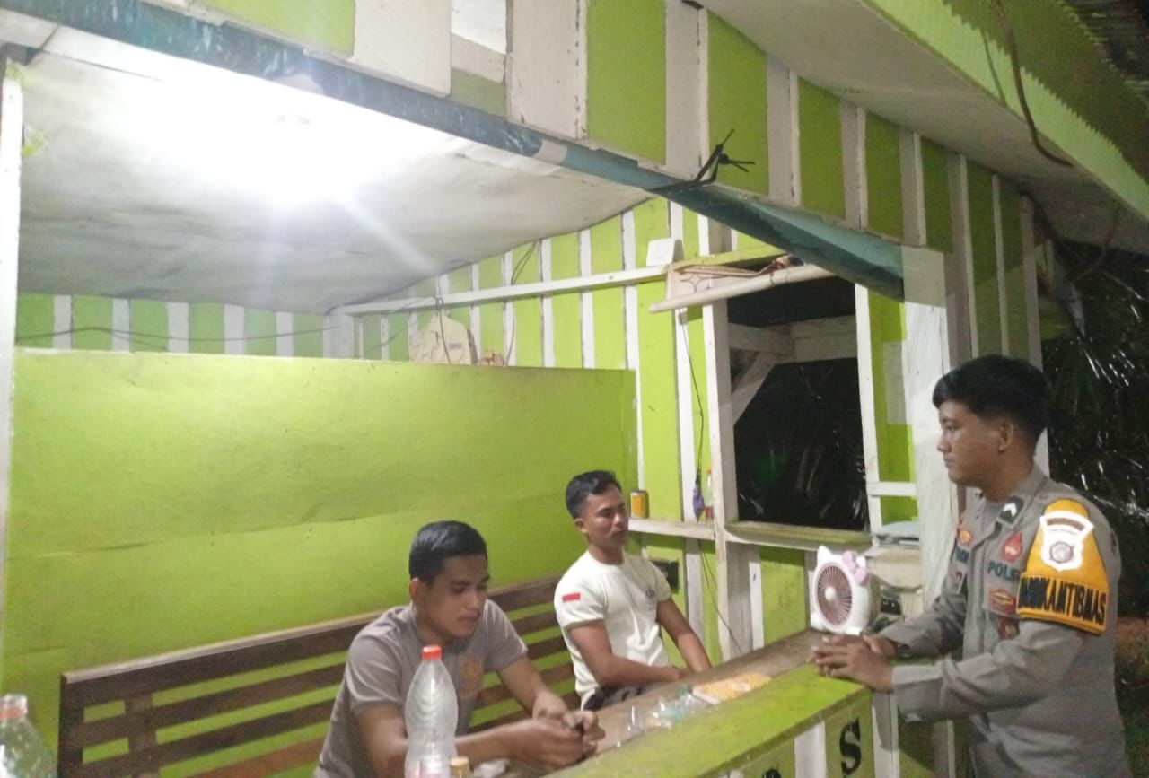 Personil Polsek Lamandau Patroli dan Sambang Pos Satpam Perusahaan