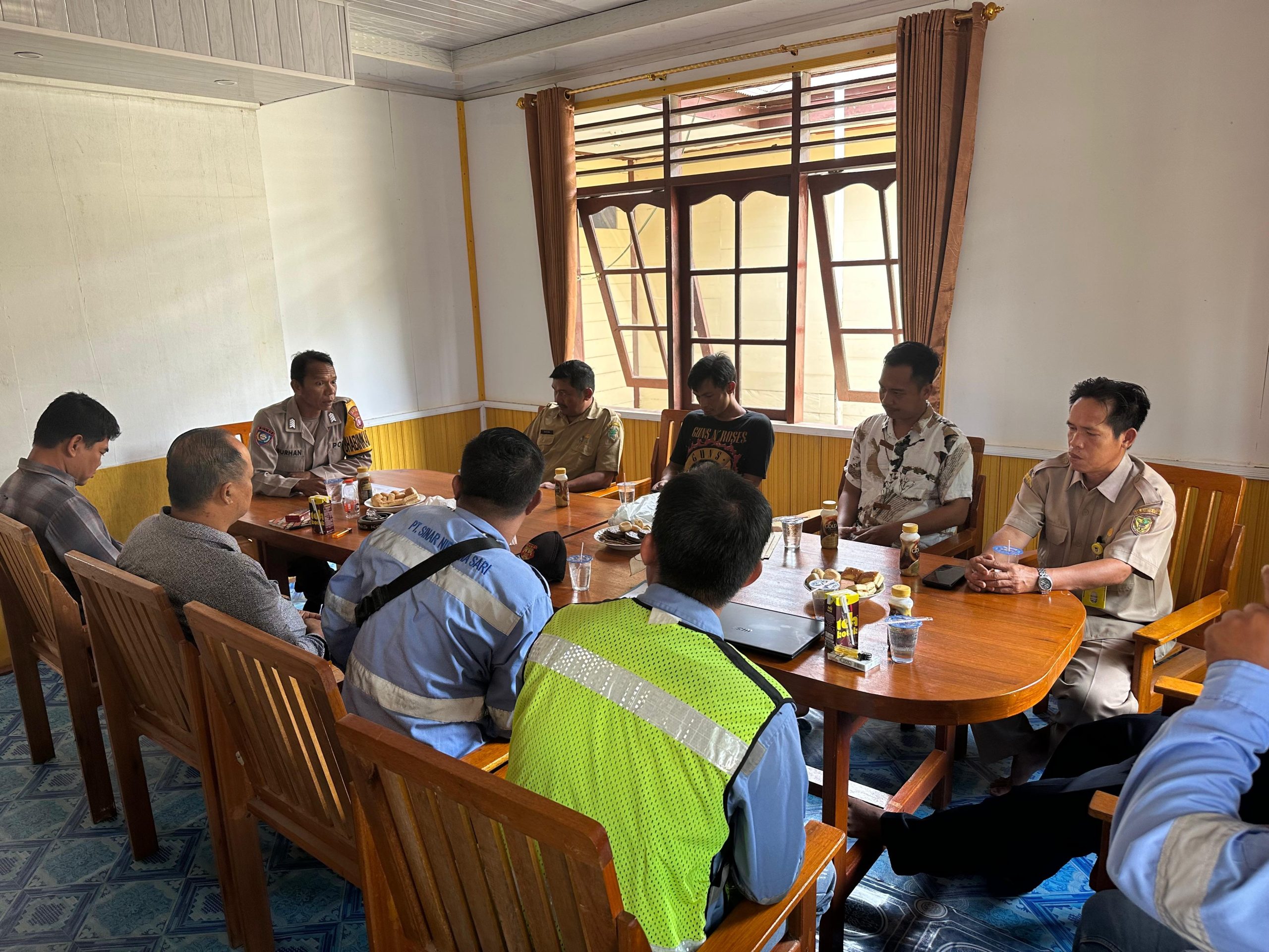 Polsek Teweh Timur Gelar Jumat Curhat, Kapolsek Serap Aspirasi Warga