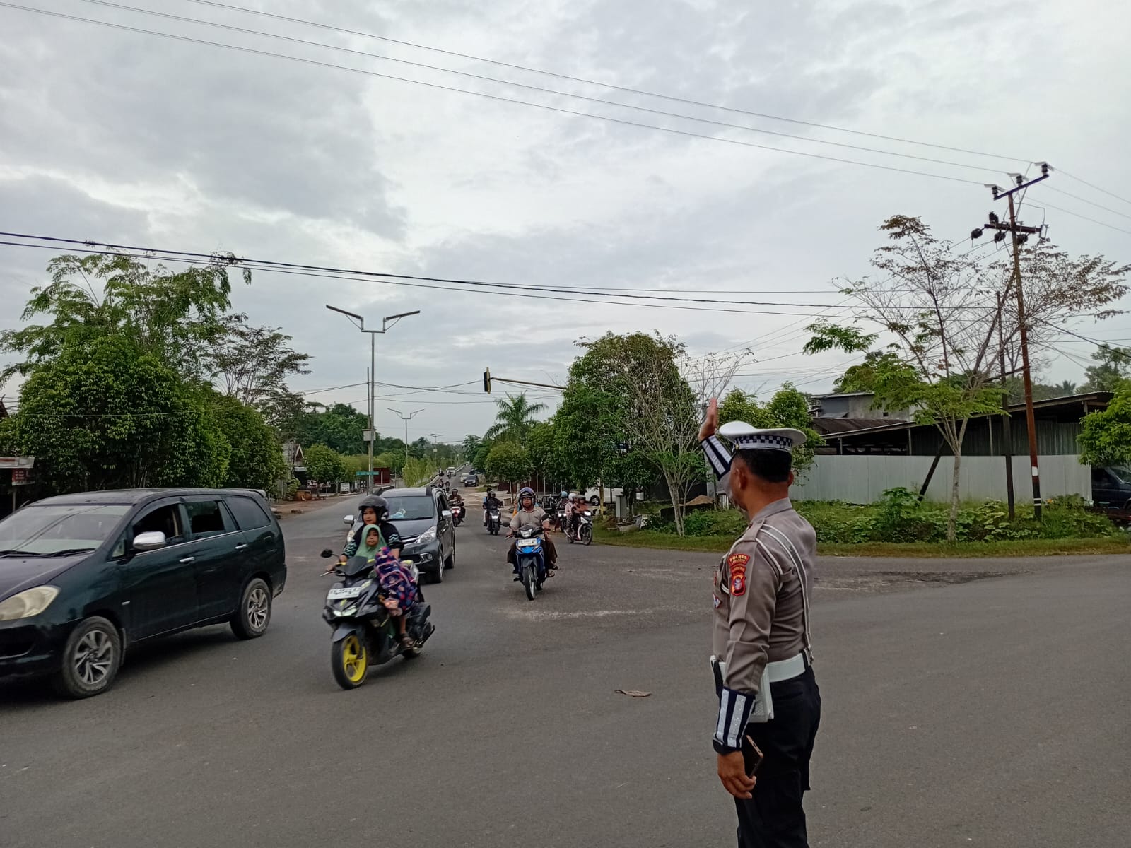 Ciptakan Kelancaran, Satlantas Polres Lamandau Atur Lalu Lintas Pagi Hari