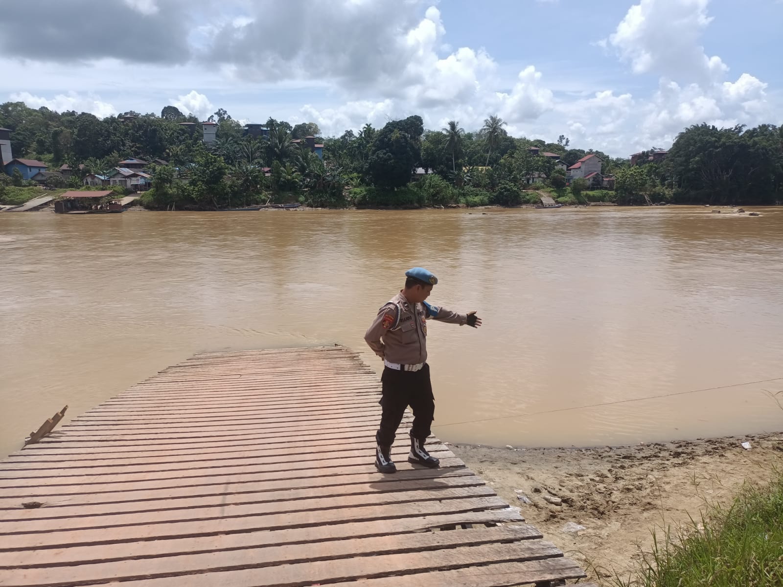 Kapolsek Marikit Tegaskan Langkah Preventif, DAS Katingan Tetap Stabil.
