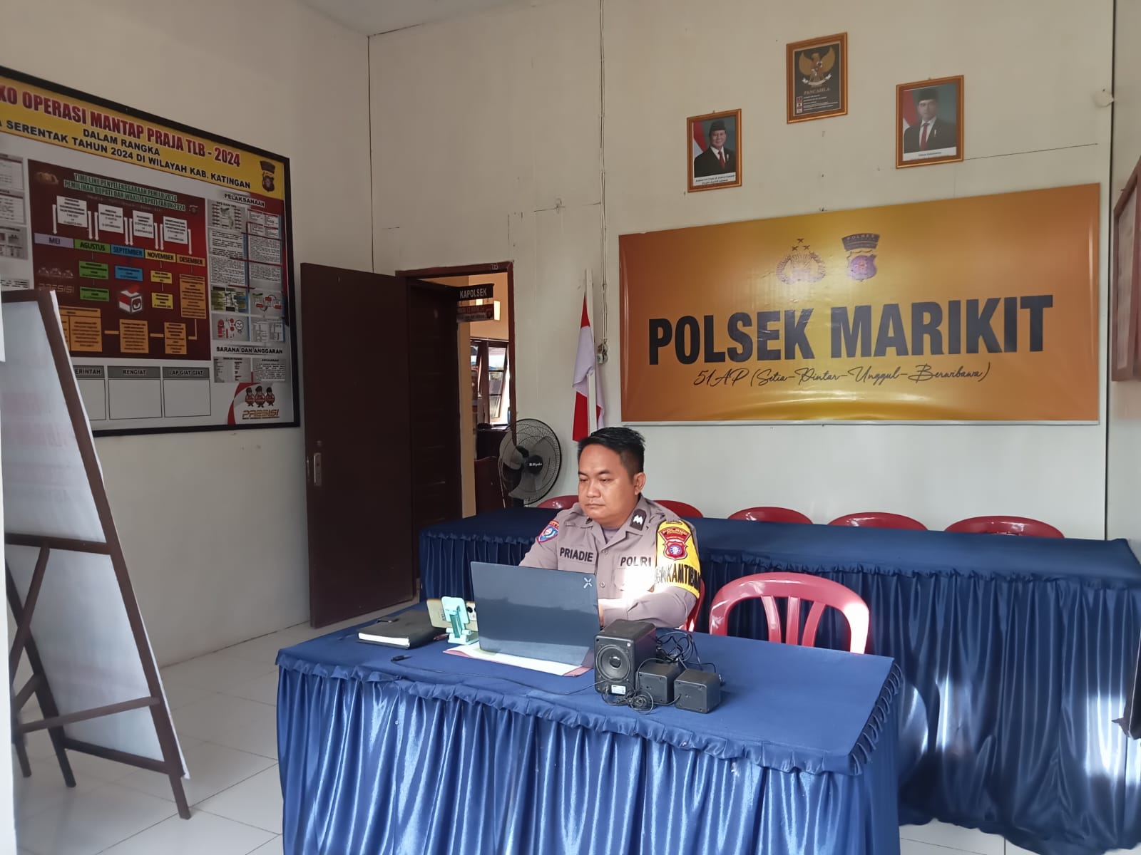 Personel Polsek Marikit Mengikuti Bimbingan Rohani (Bimroh) Secara Rutin Melalui Zoom Meeting.